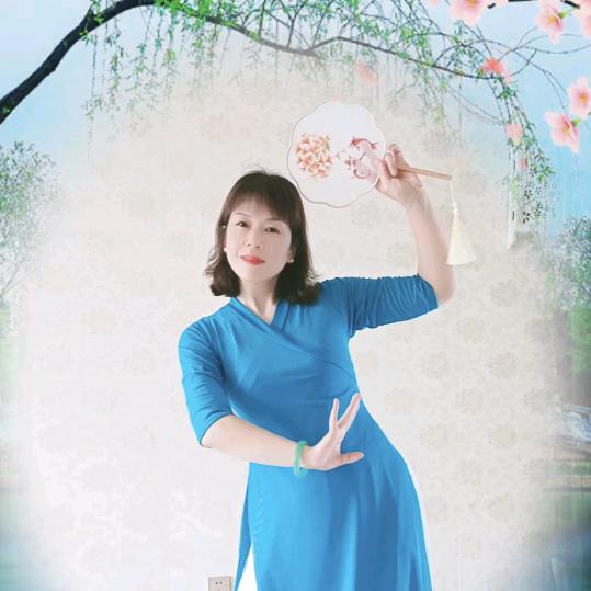 欣随舞动