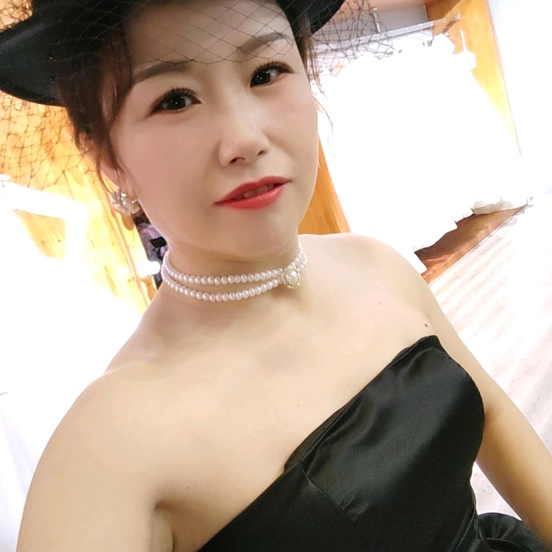 雨中漫步人生路