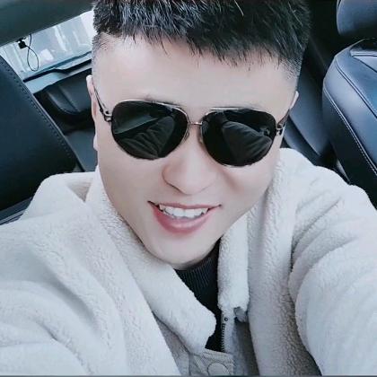 W L 鹏