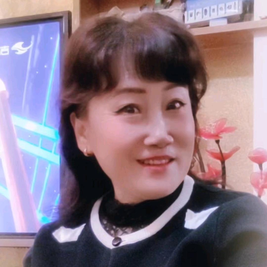 龙三姐（小号）🎤开播号在主页