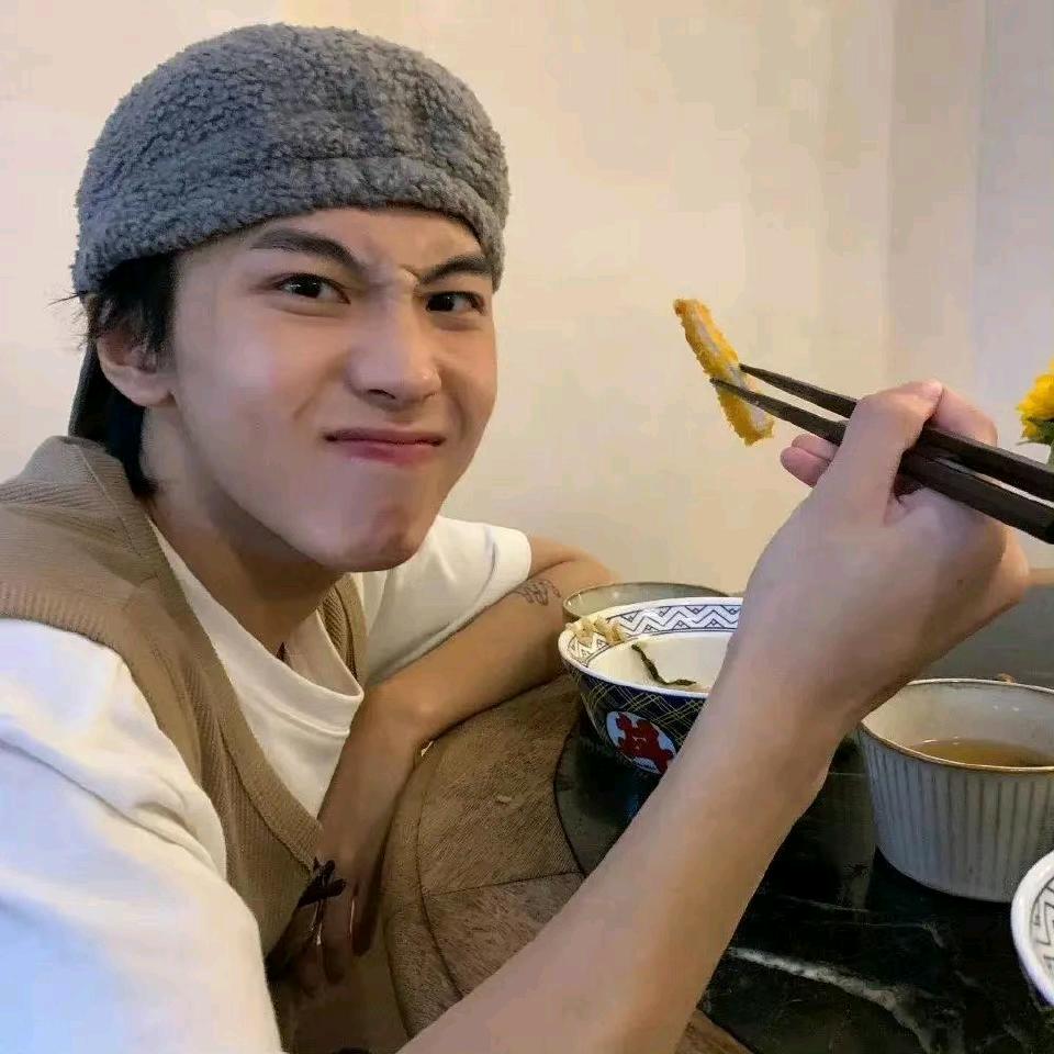 小胡要看书啦