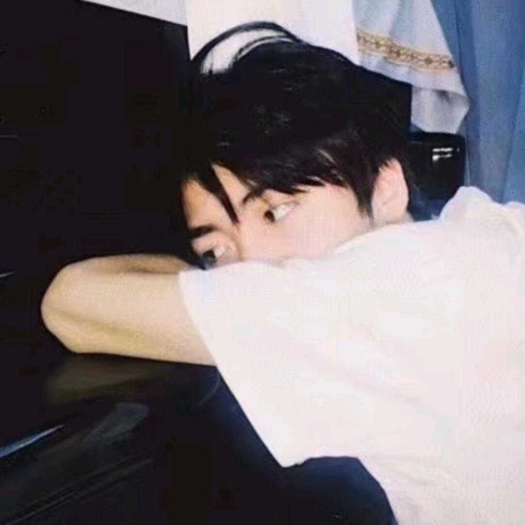 ^0^ ᅟᅠ        ‍