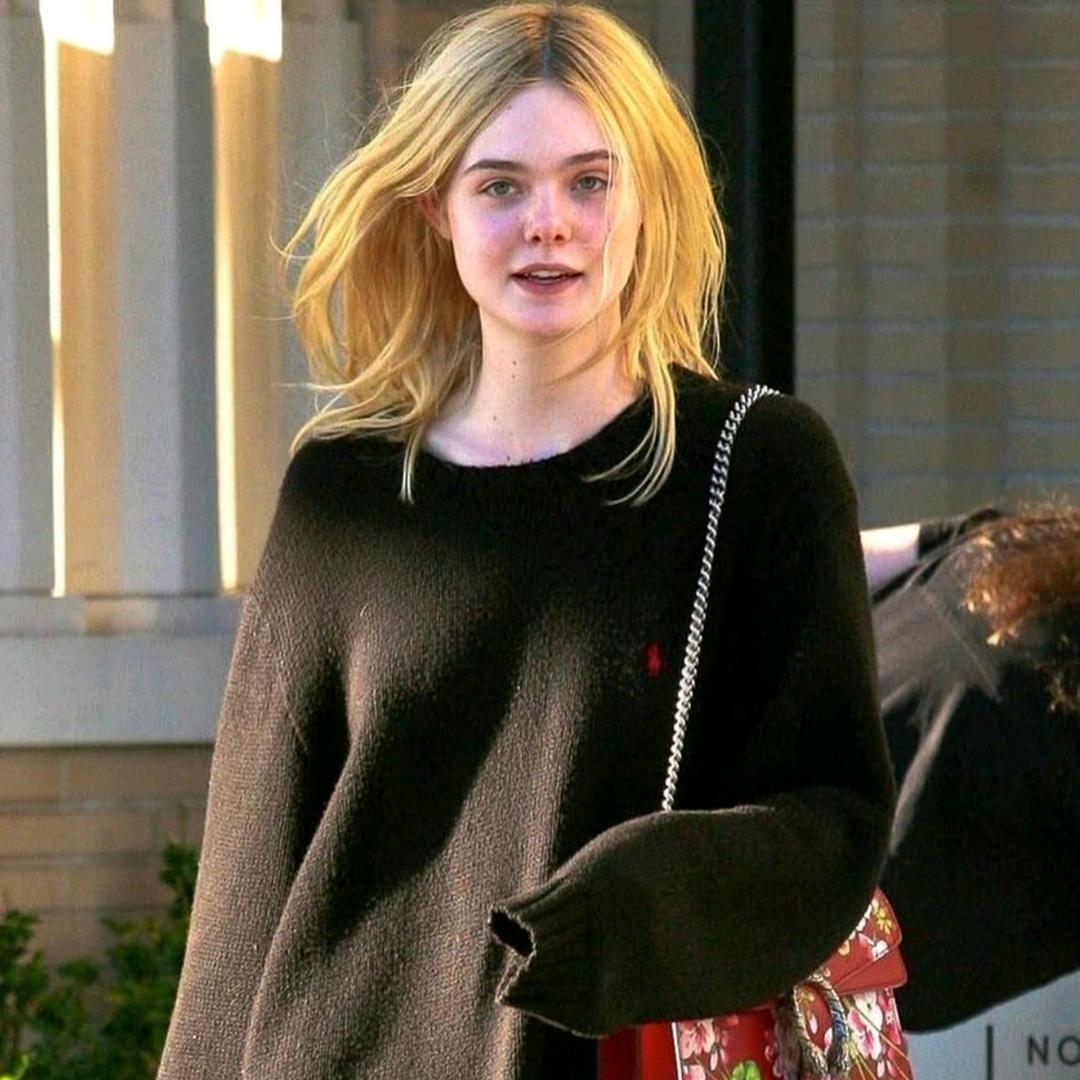 圣诞老人低空飞过