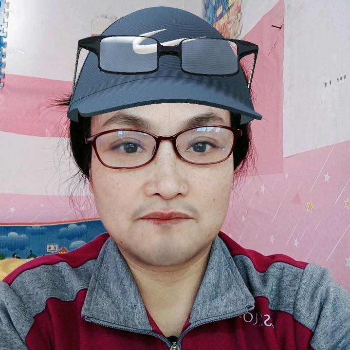 98年的老板香锅冒菜店