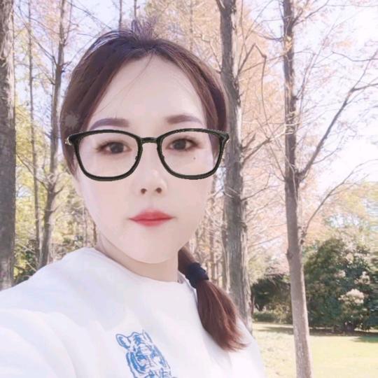 香香（周家二小姐）