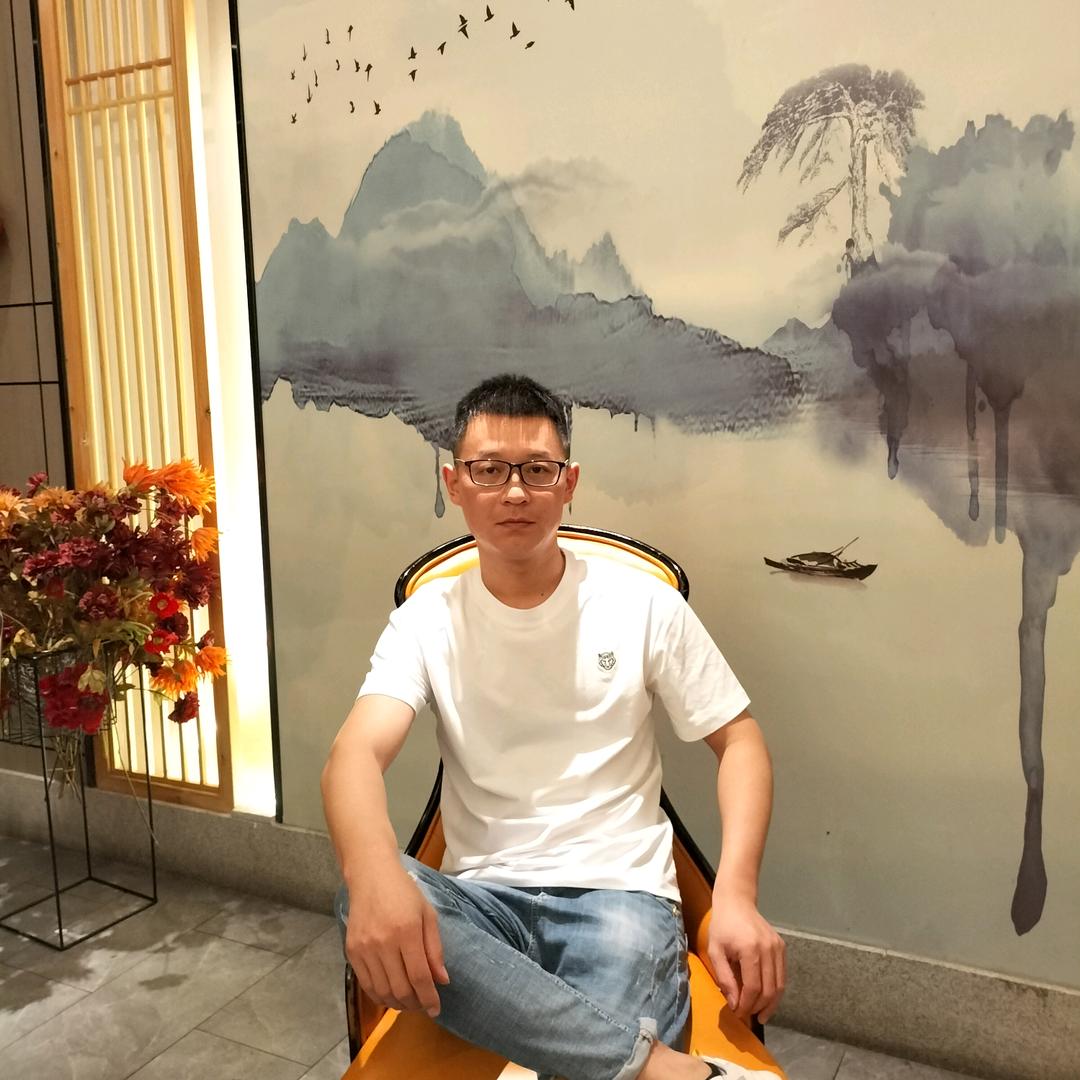 @亮