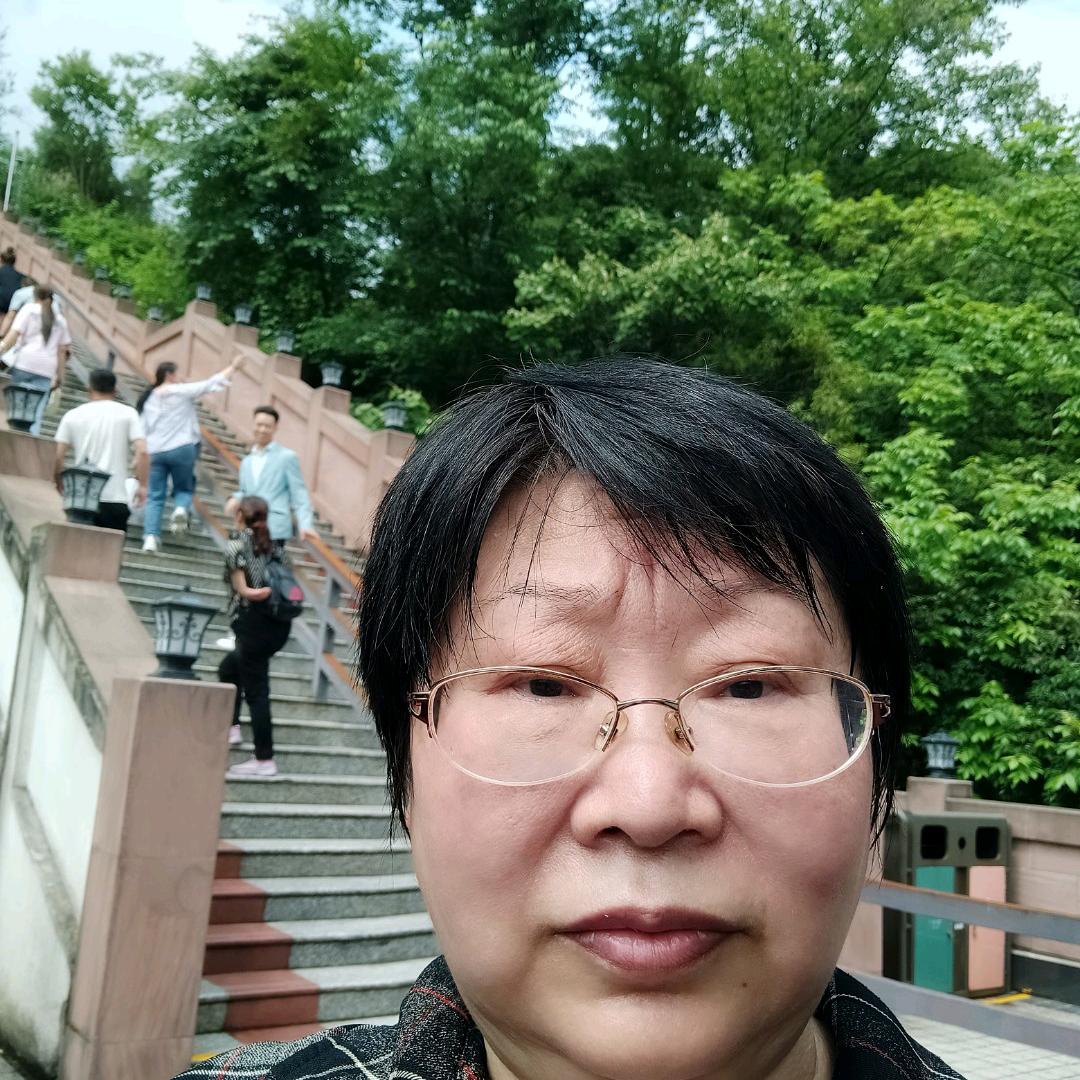 陈华英