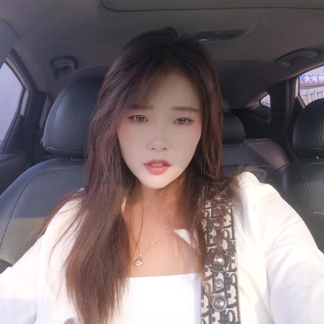 挖机小姐姐田田@抖音