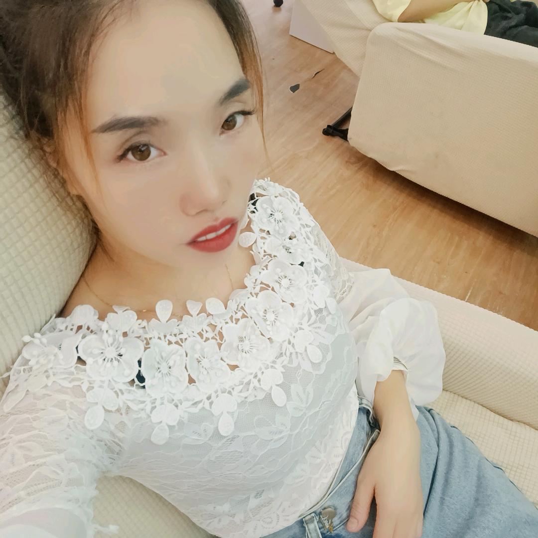 (ღ♡‿快%乐♡ღ)