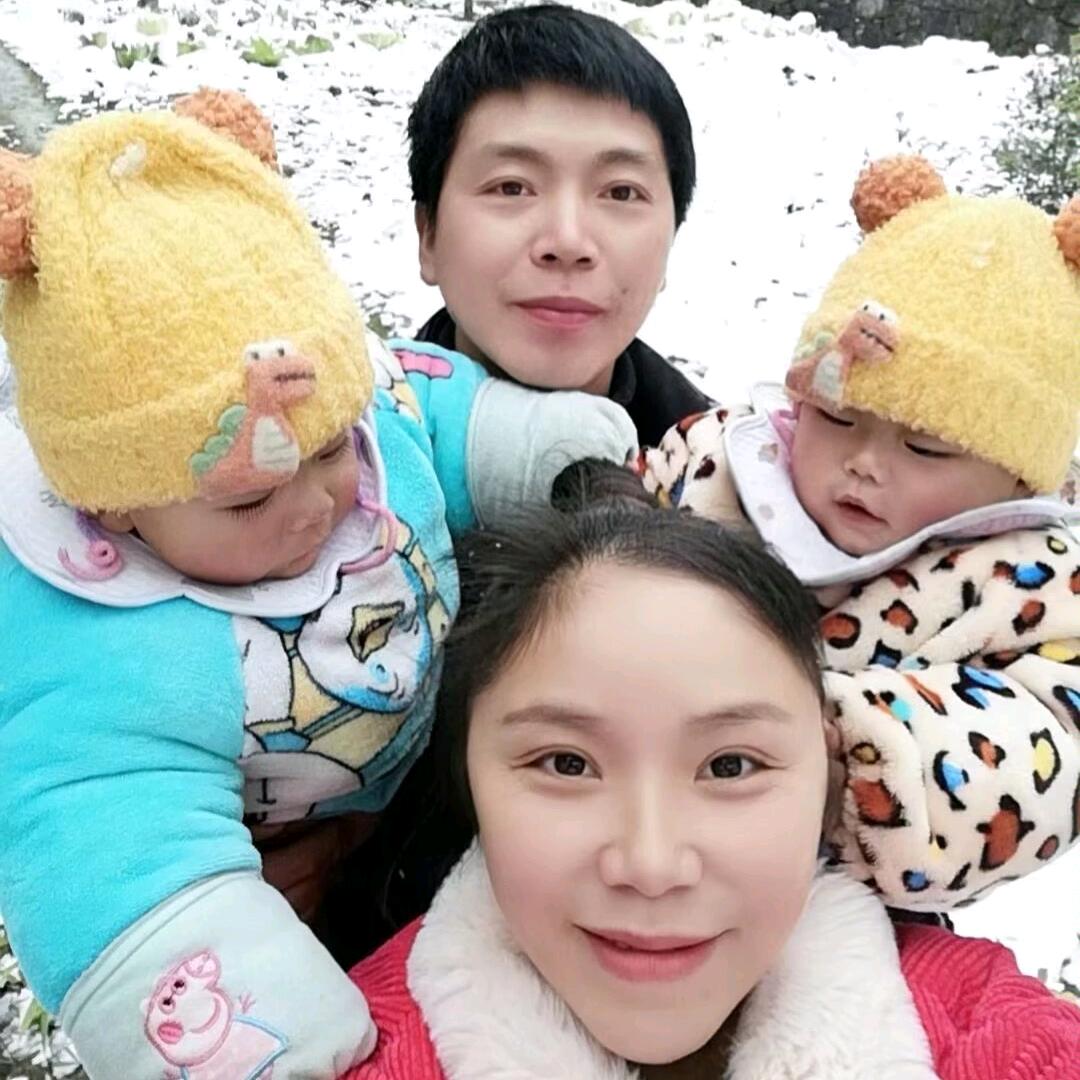 我们幸福一直向前走