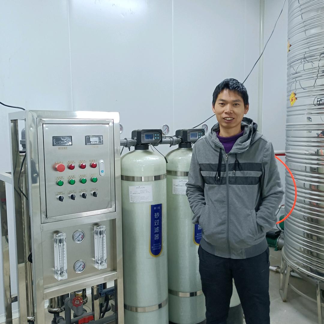 万千（西宁精装修木工）