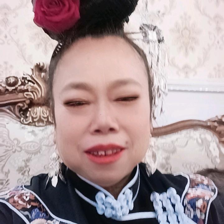 吴薇薇70后