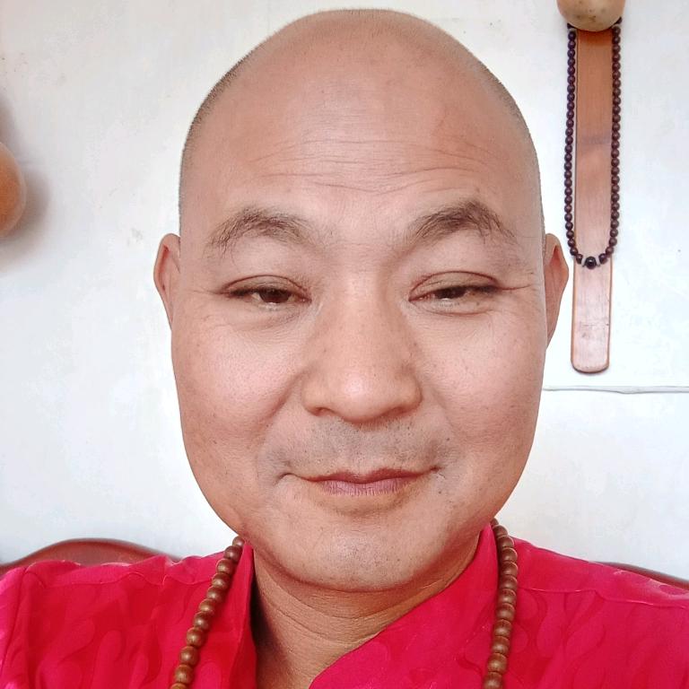 卢伟
