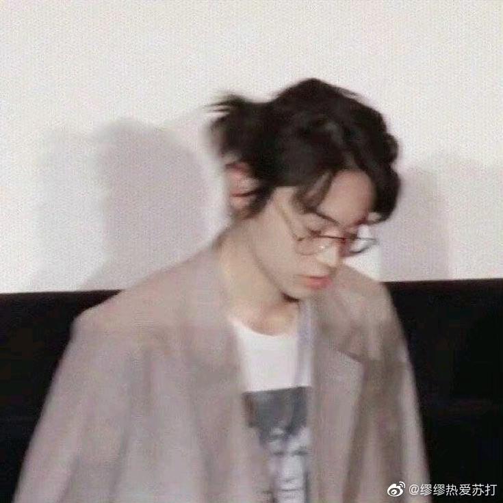 苏打饼干扎眼儿组长