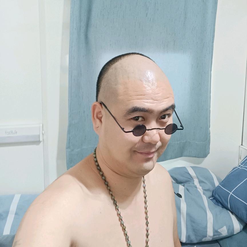 李朋