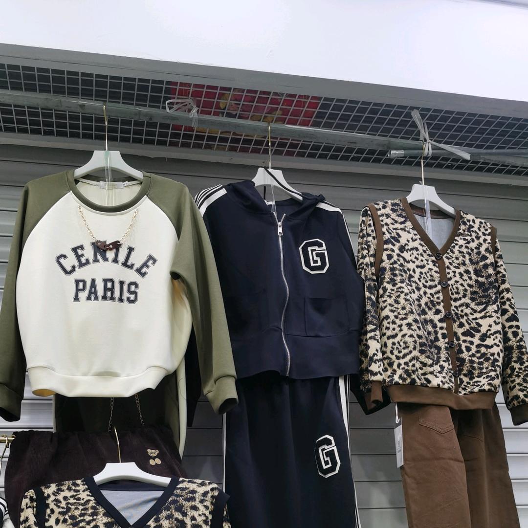 天津市西青区悦时裳服装店