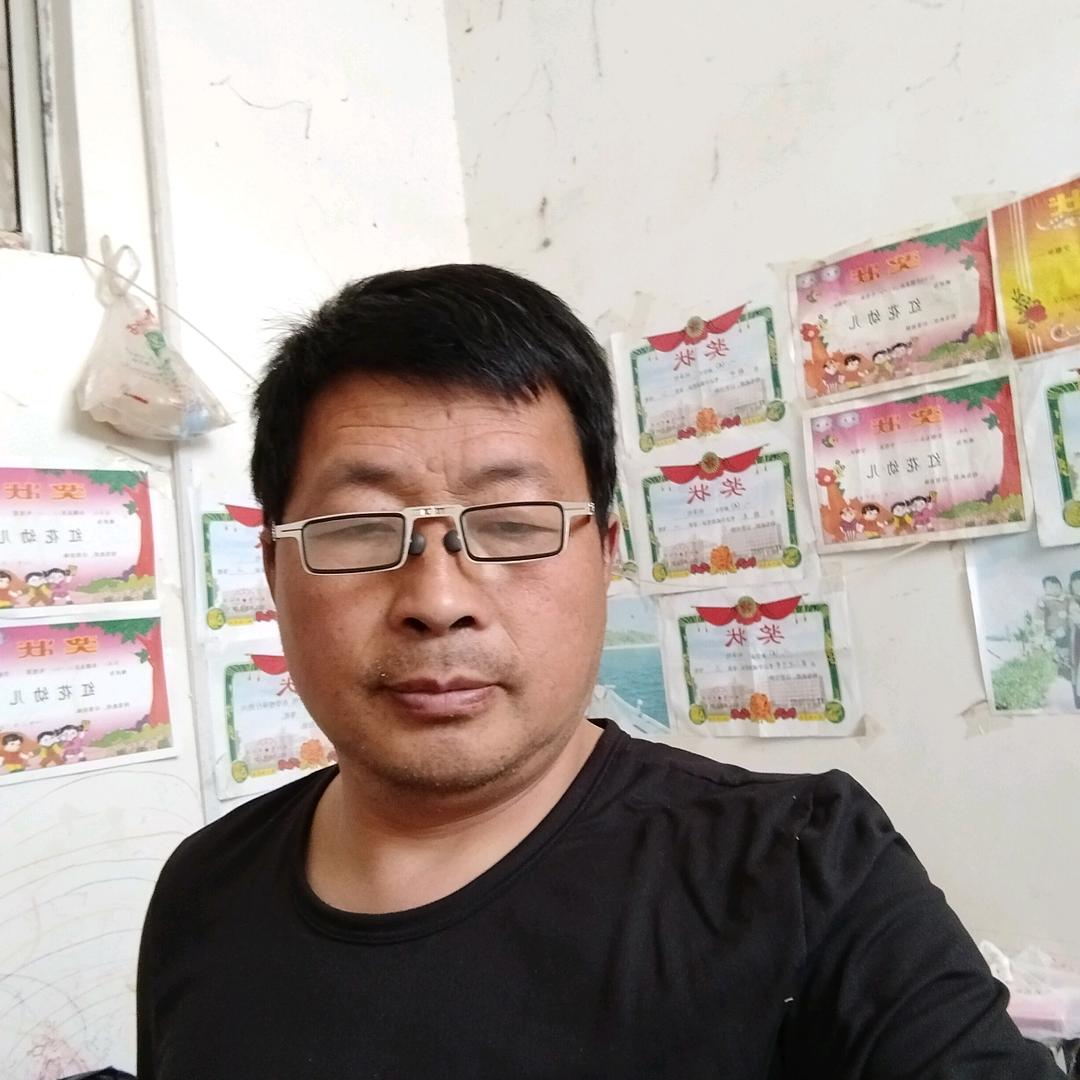 朱庄唢呐纸活一条龙，经营各种高低档寿衣。