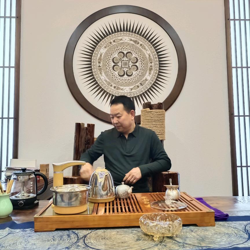 三哥: