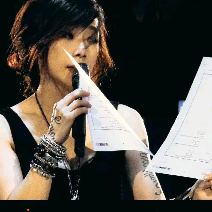 依然相信林忆莲