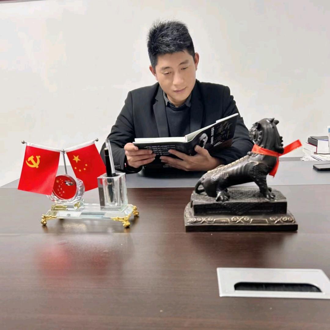 千(๑• . •๑)屿