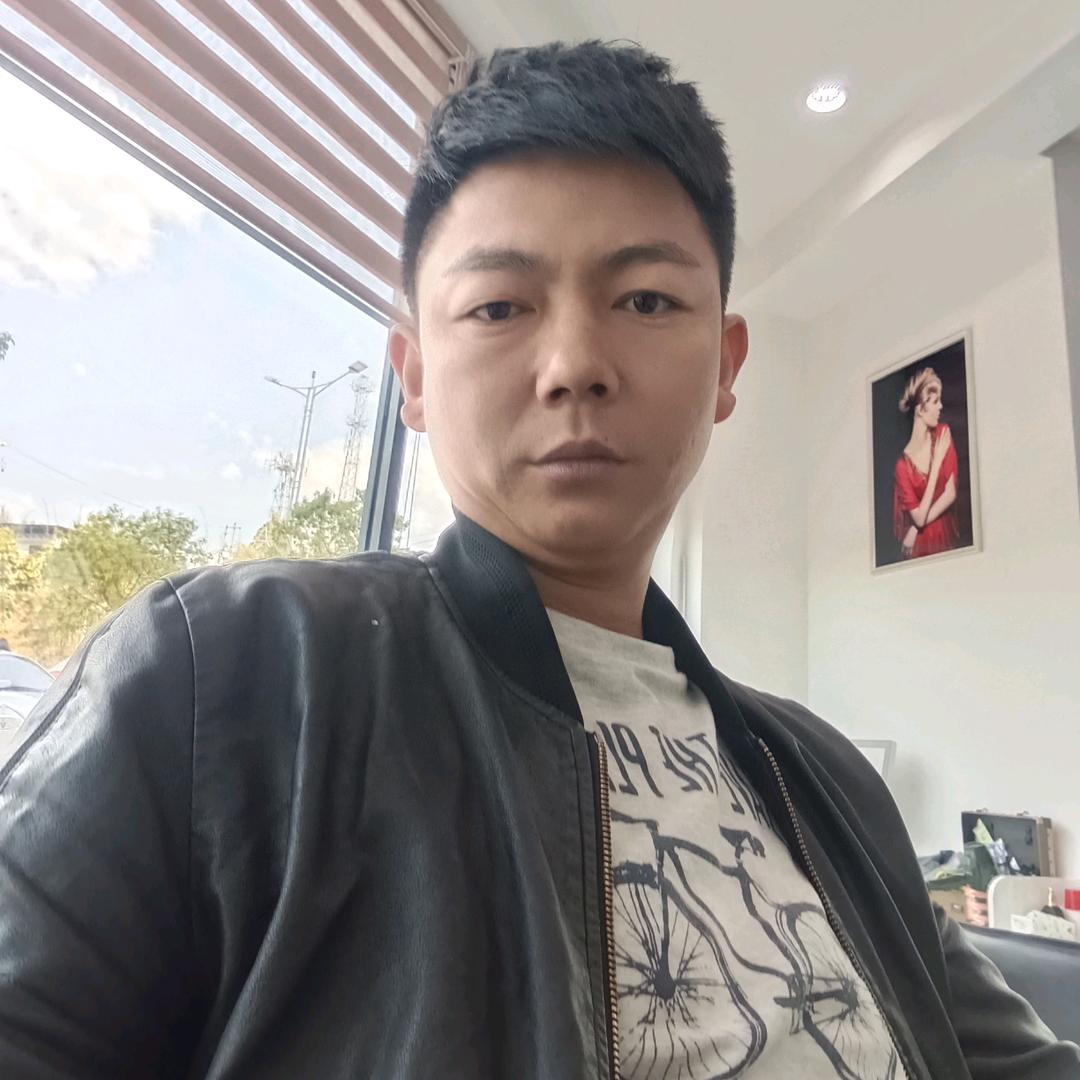 打不倒的小强。