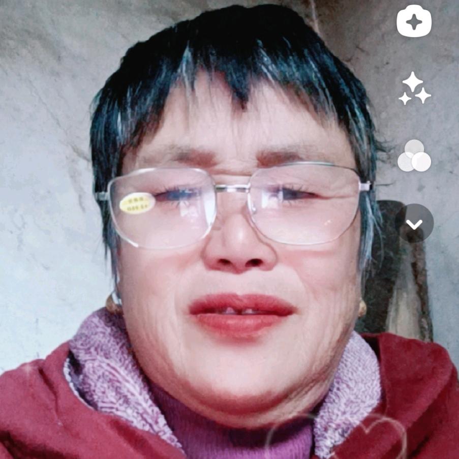 汤龙英