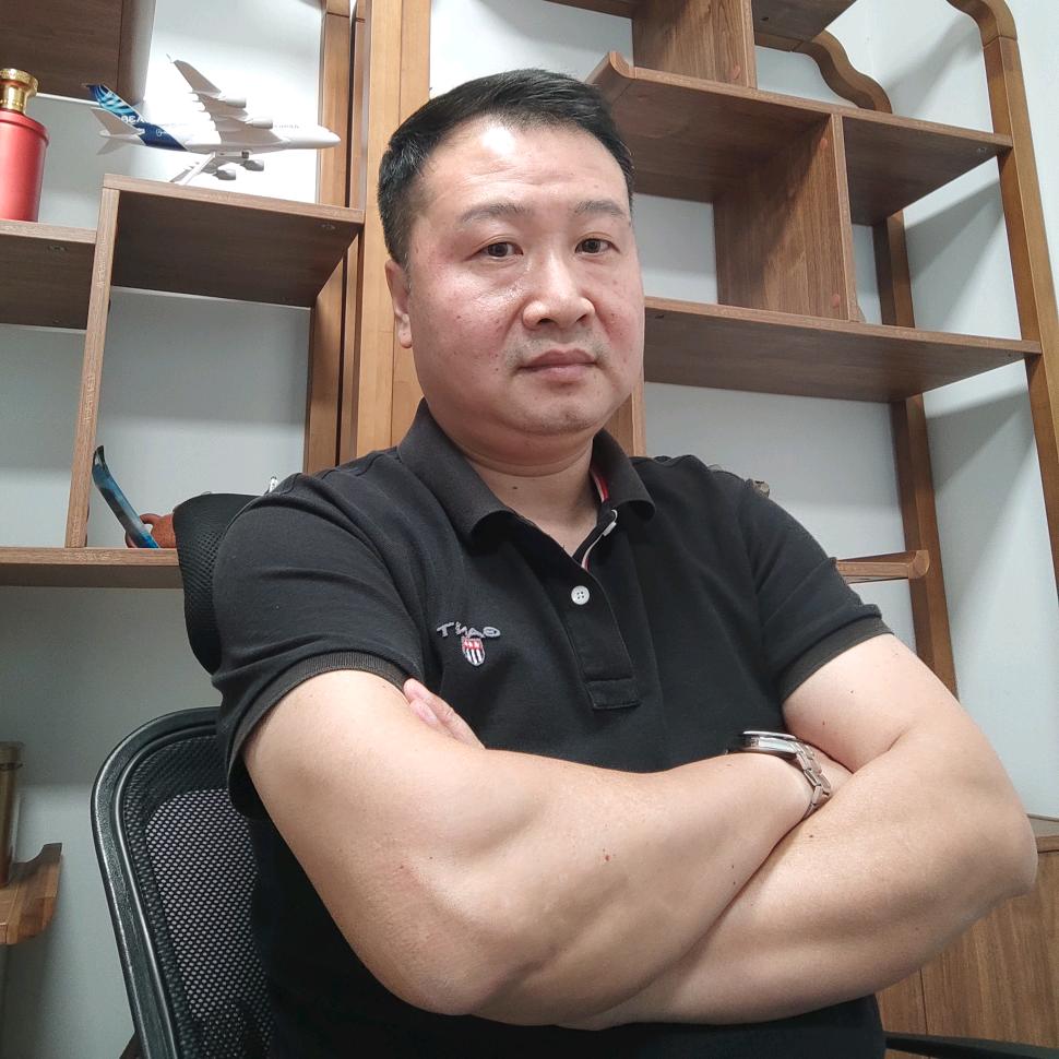 一拳就倒二掌柜