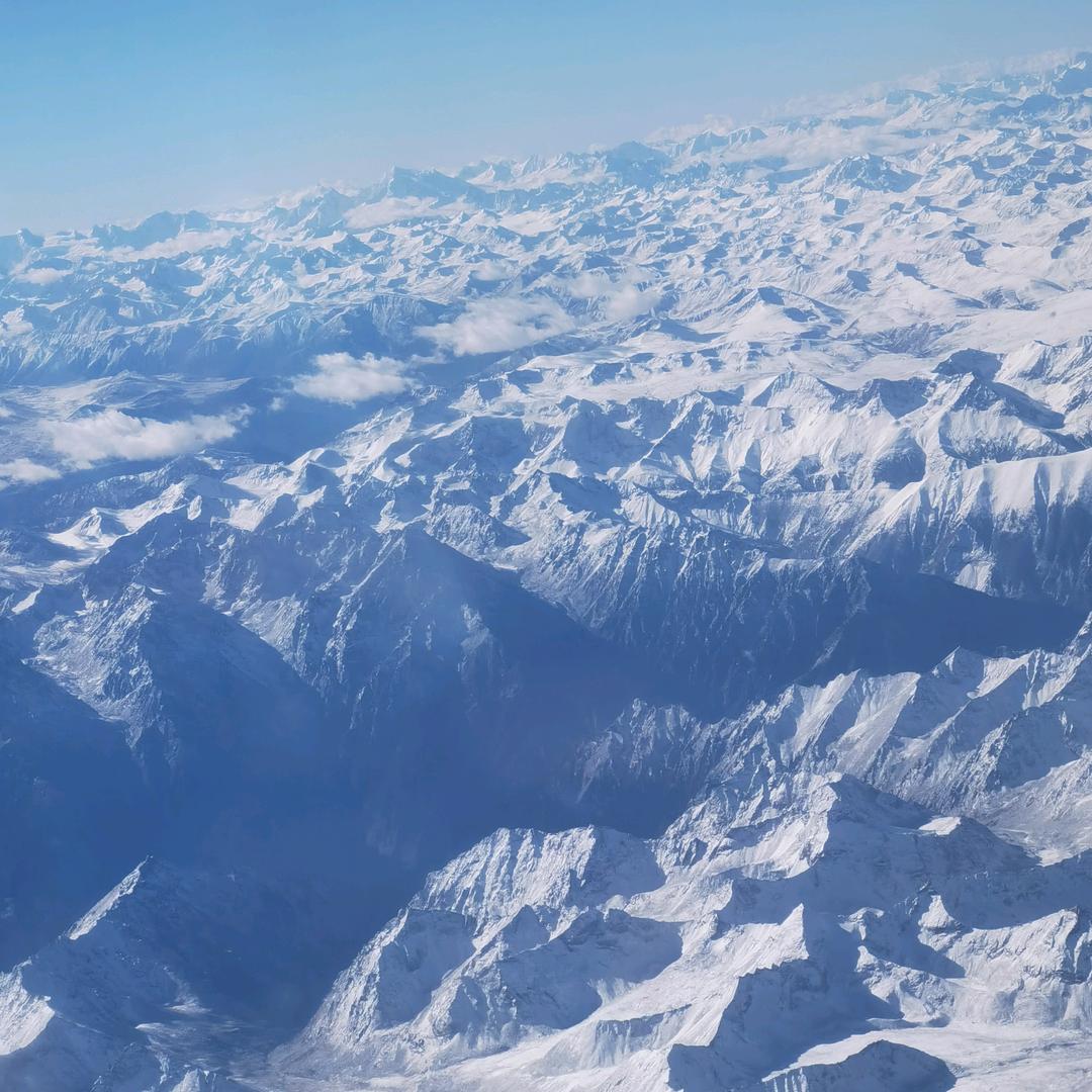 云隙阳光遥不可及