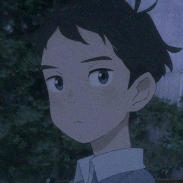 别睡了，再睡就迟到了！！