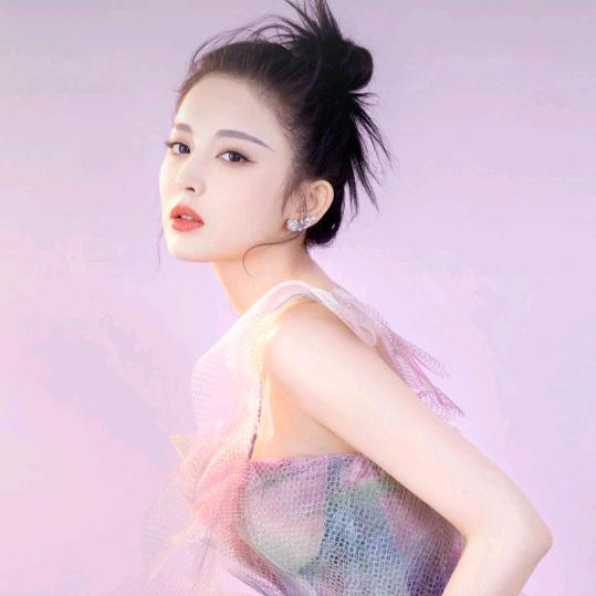 平凡的丫头ƪ(˘⌣˘)ʃ优雅