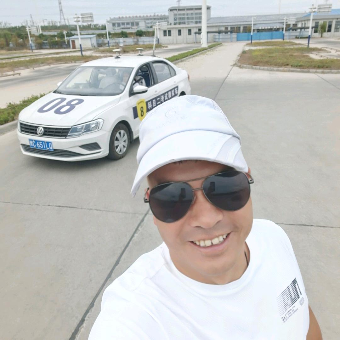 伊河驾校谢教练