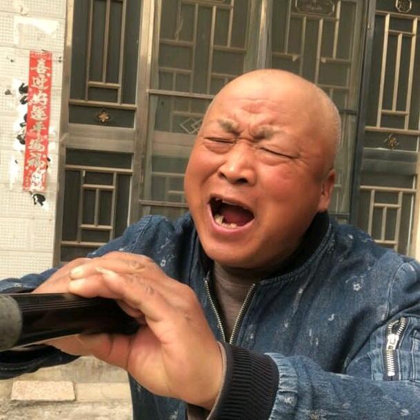 六哥唢呐催泪管乐器店