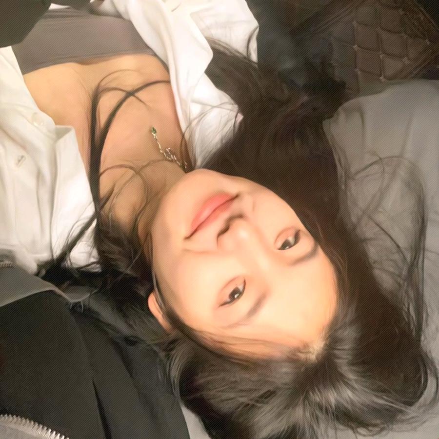美女爱吃饭