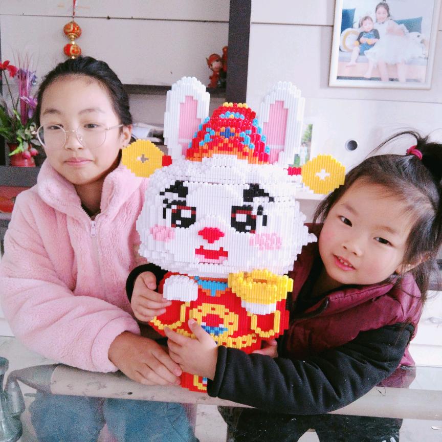 小左妮