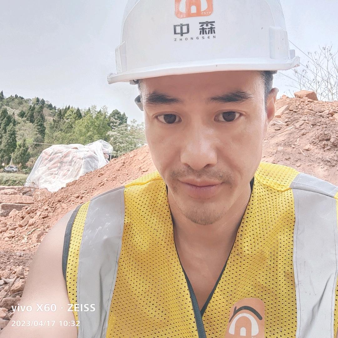 安岳中森，。伍一龙