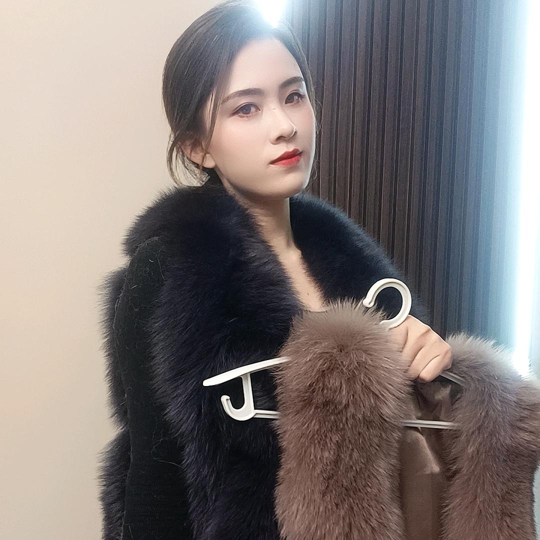 艾衣雪皮草