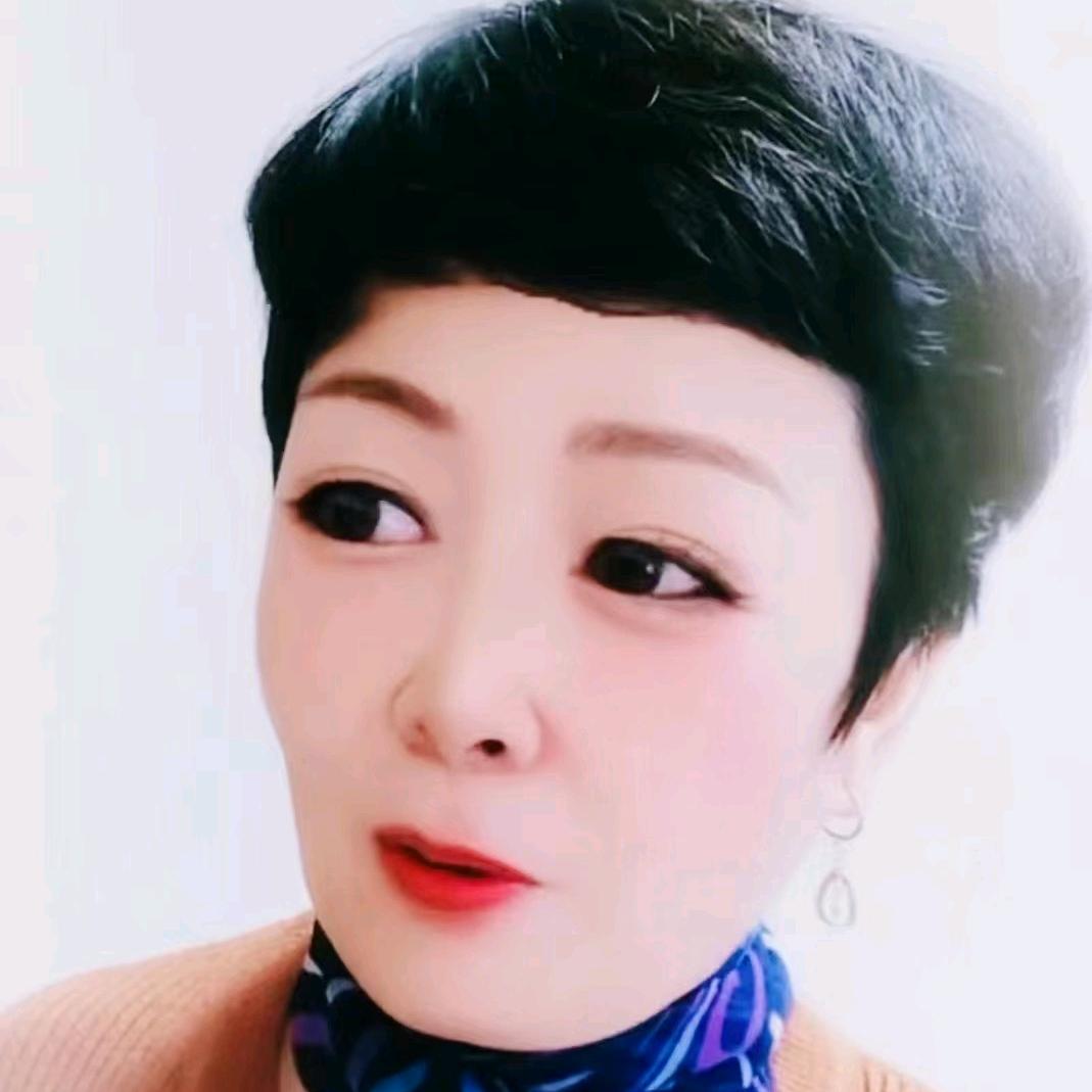 玲玲爱唱歌