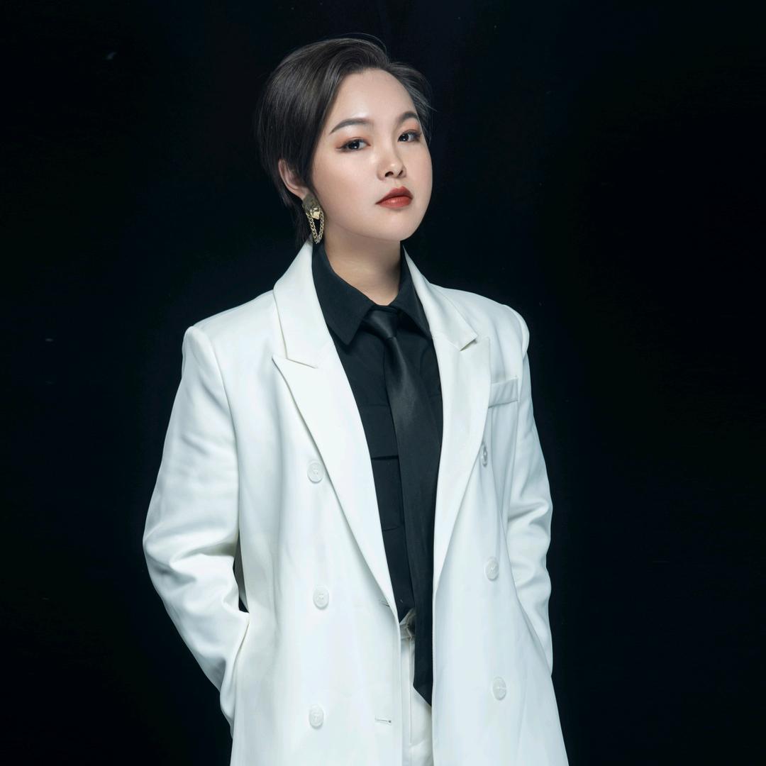 长阳唇咖：芝芝