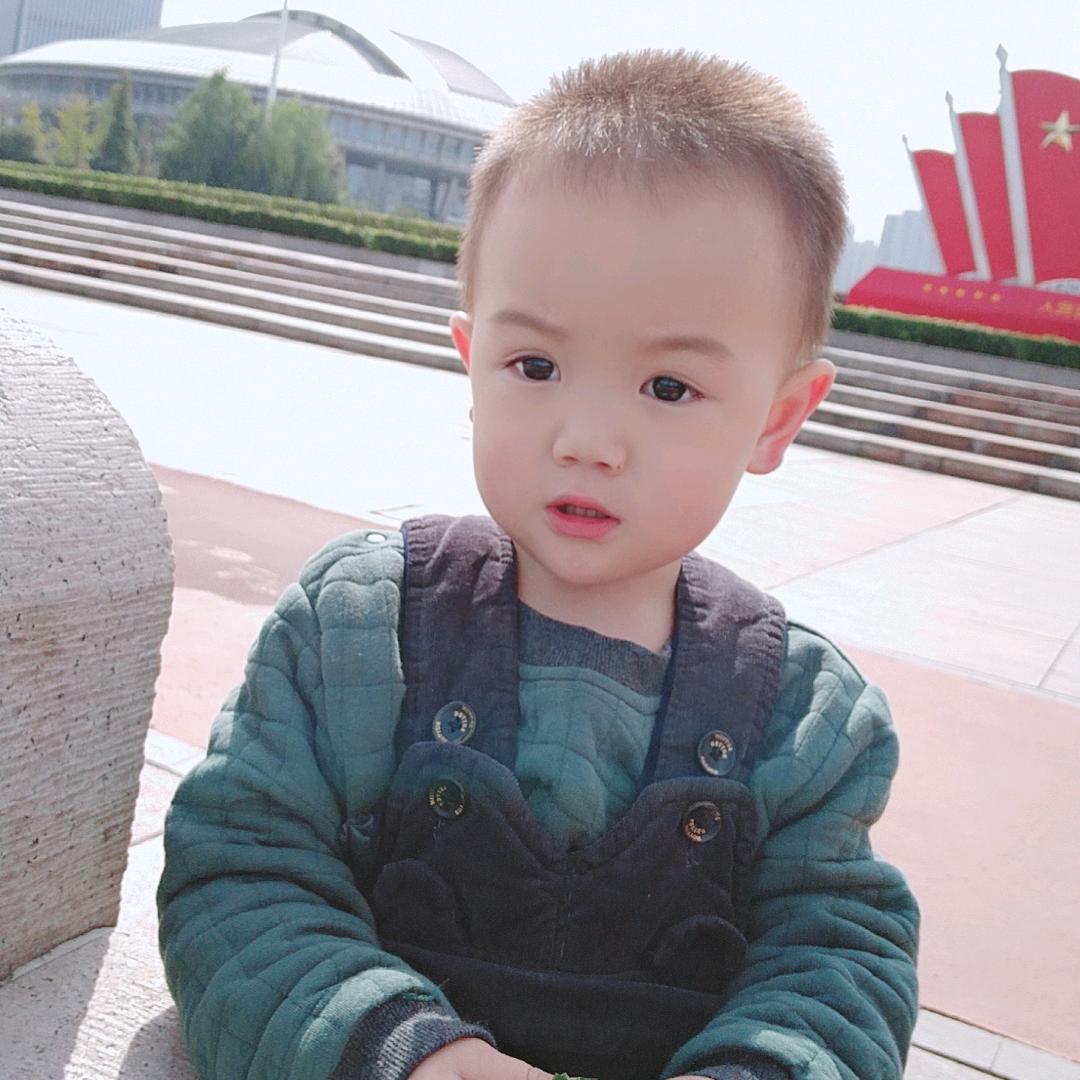 吃肉的兔兔