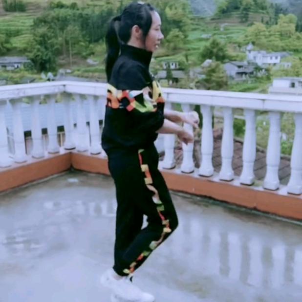 云南妹爱舞