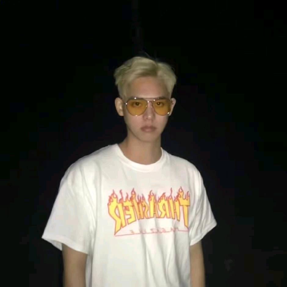 明明就 🕸️