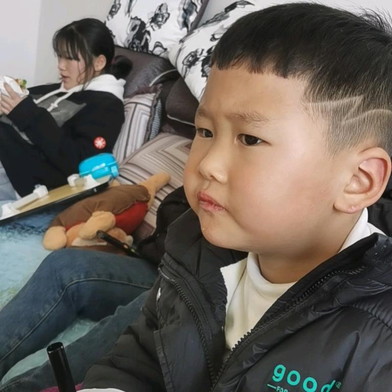 思思