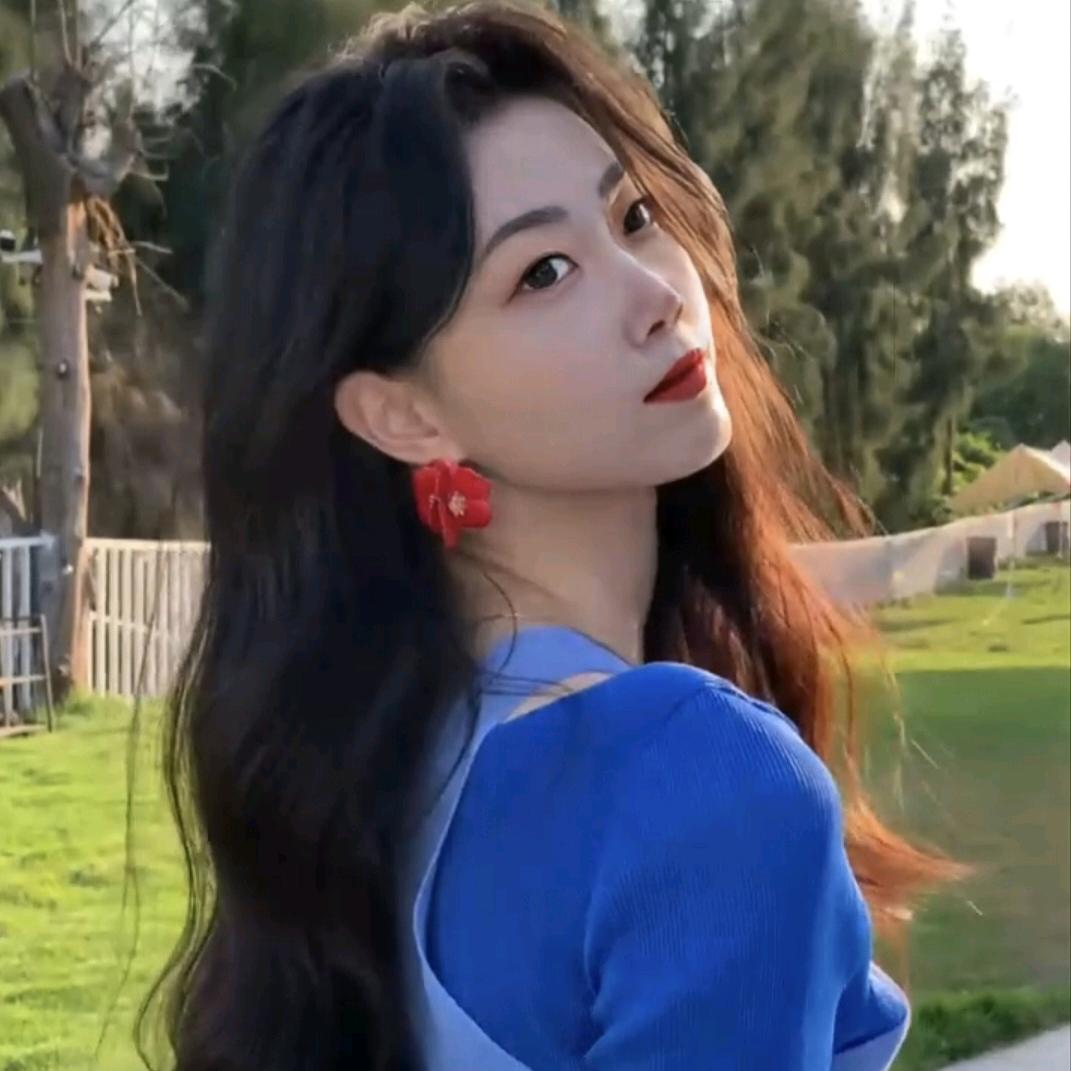 草莓姐姐🍓🍓🍓