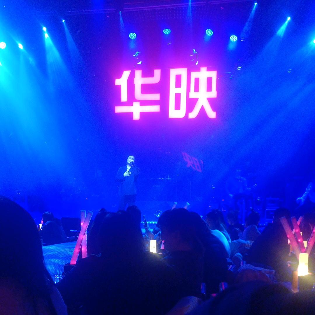 一只小蝉蛹
