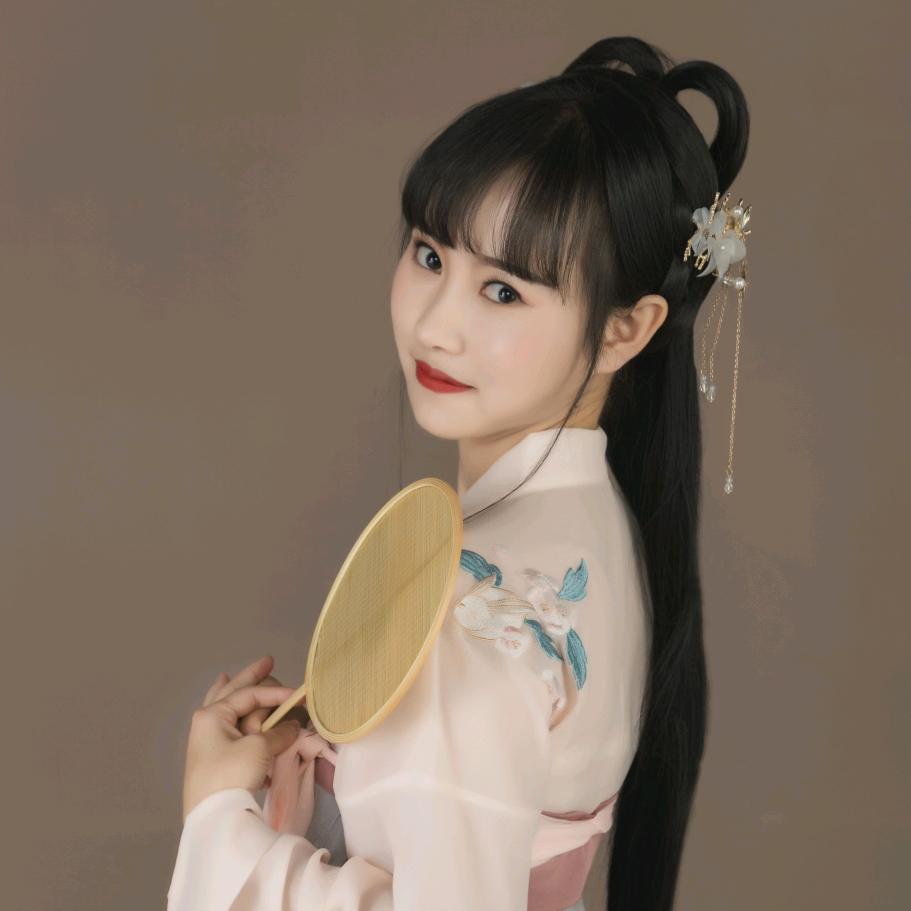 曲靖丑姑娘不混社会