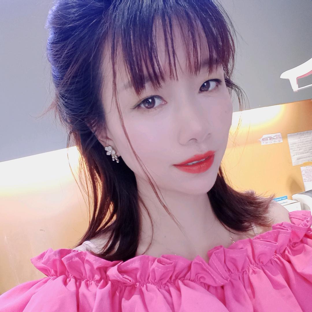 宏霓服装，华💞华💖巜勿连赞哦😊》