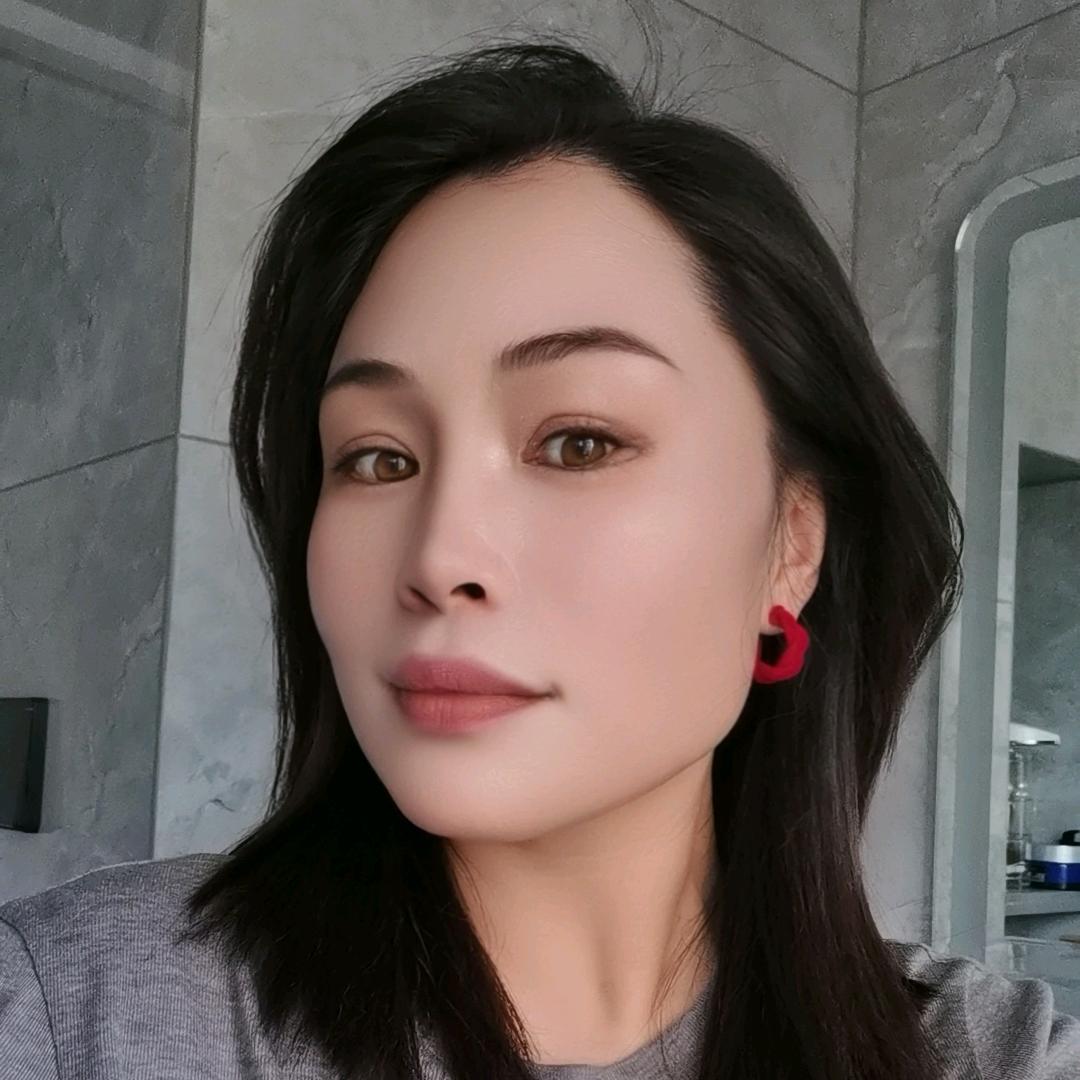 莫莫
