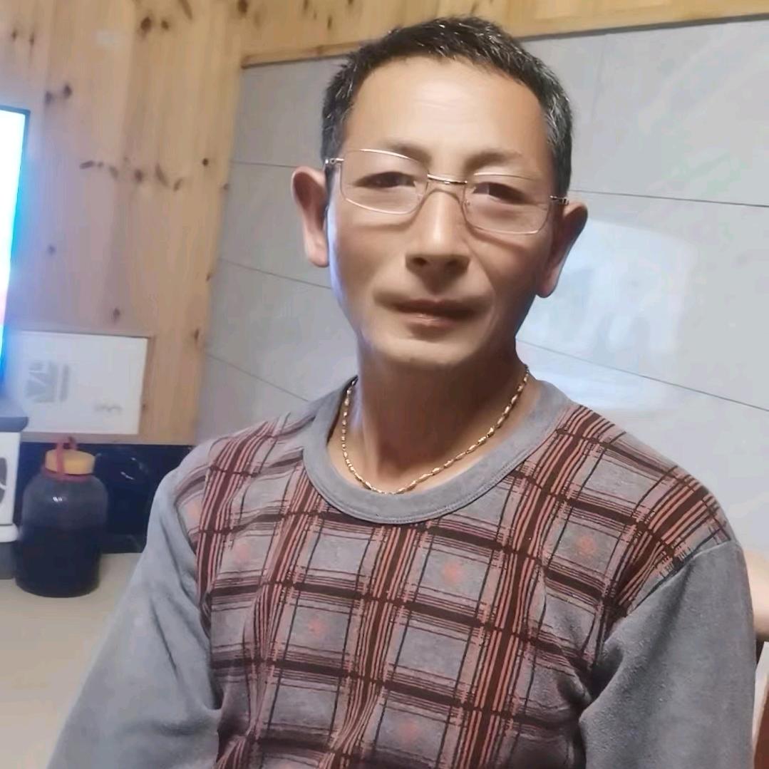 奋斗中的陈木匠❤️