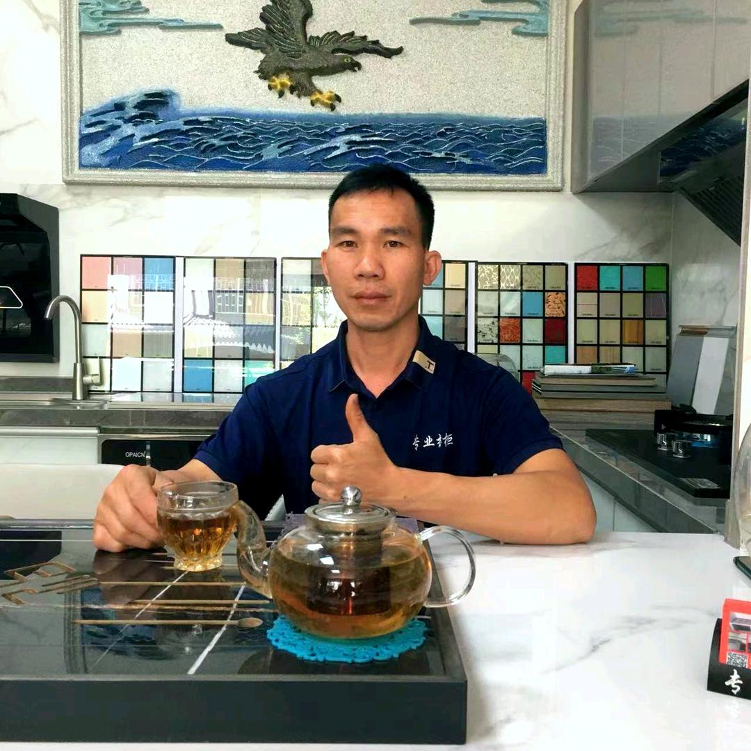 柳州瓷砖橱柜覃师傅