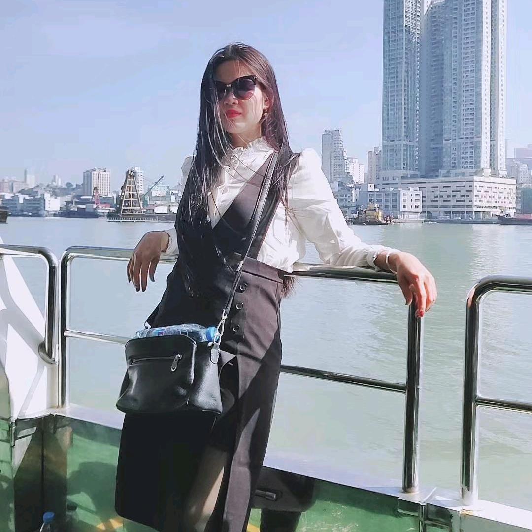 黄洁（北流六麻店）